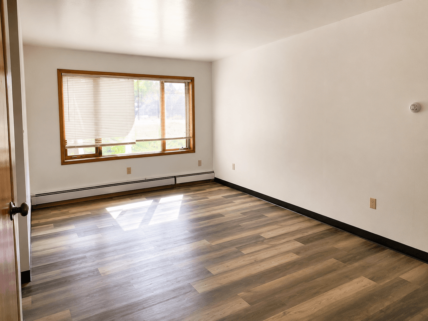 Spacious Home in Prime Location at Fairbanks 604 2nd St. 1 of 8