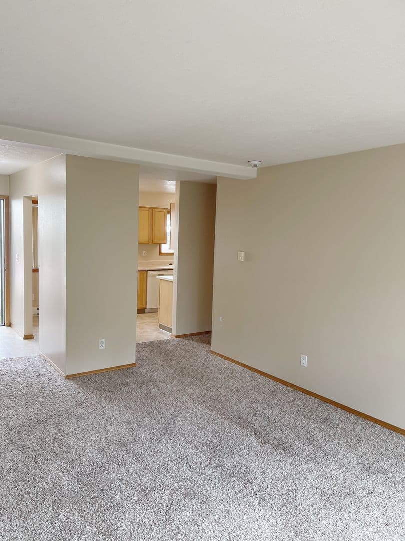 533 - Roxclif Court 1 of 11
