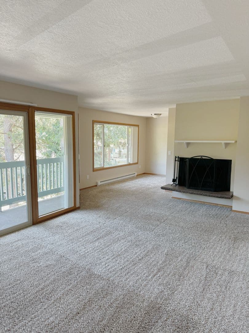 533 - Roxclif Court 1 of 16