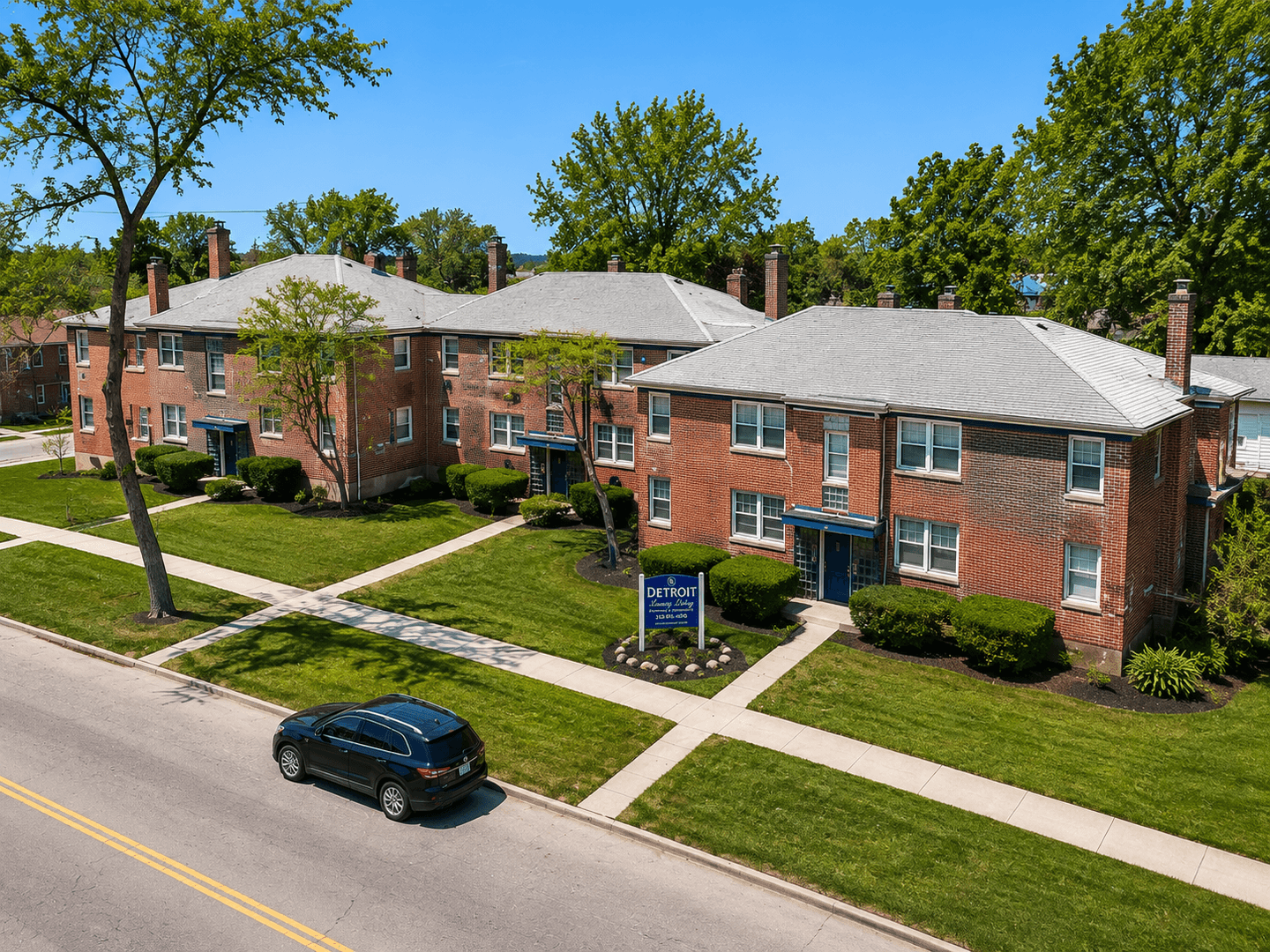 Detroit Luxury Living Apartments 1 of 11