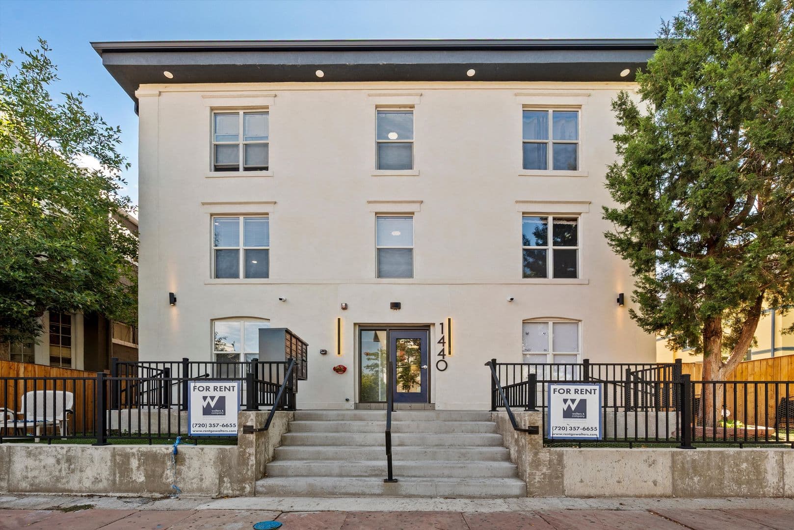 1440 N Clarkson St 1 of 14