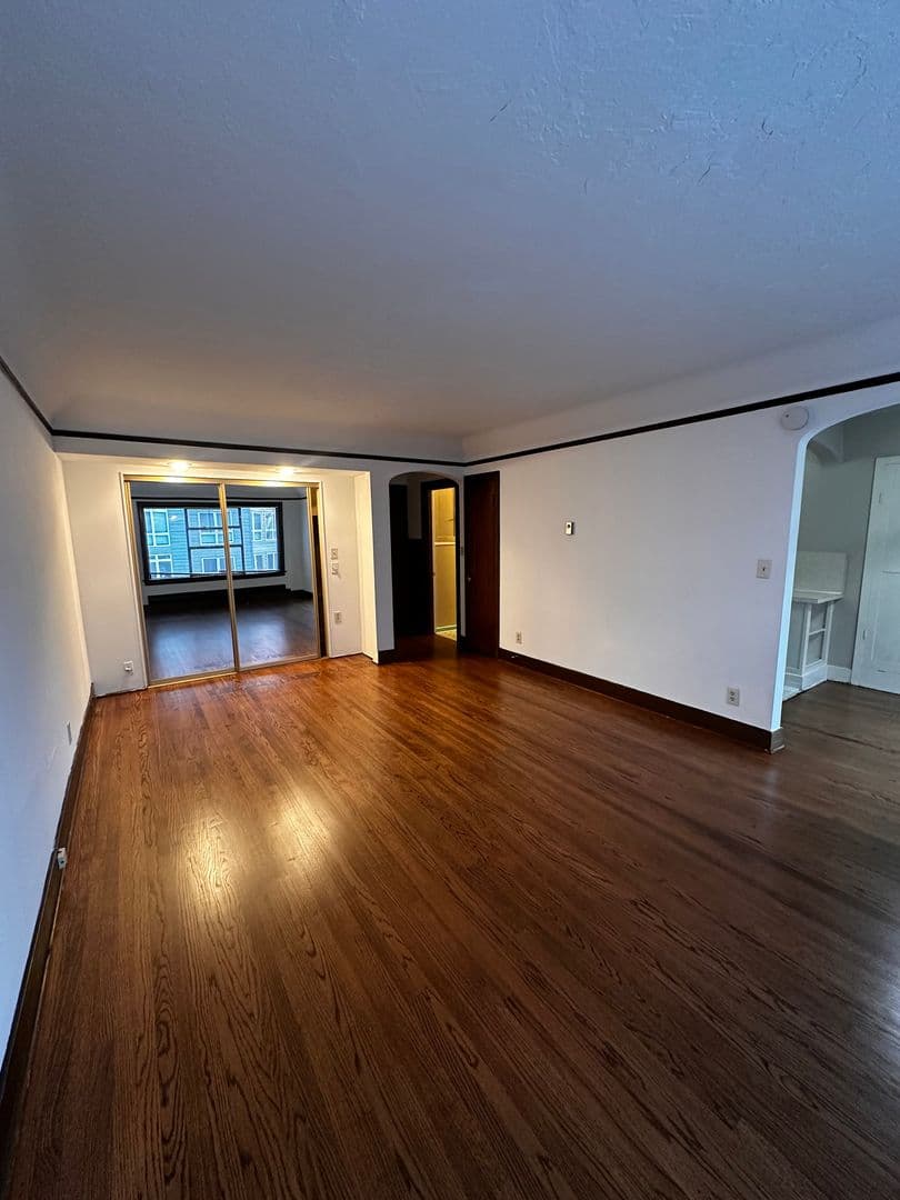 The Windermere Apartments 1 of 8