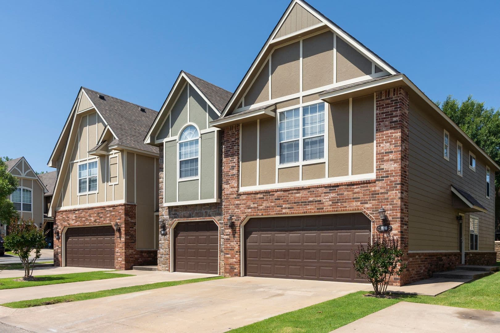 Sydney Court Townhomes 1 of 15