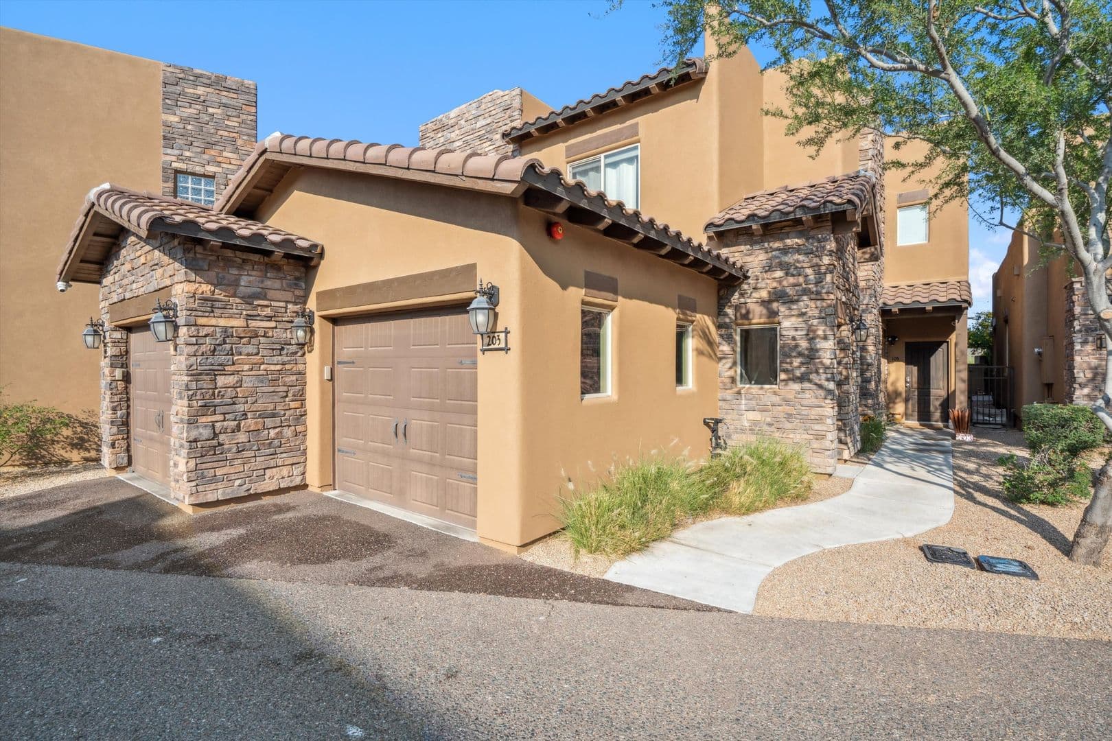 6145 E Cave Creek Rd., #102 1 of 36