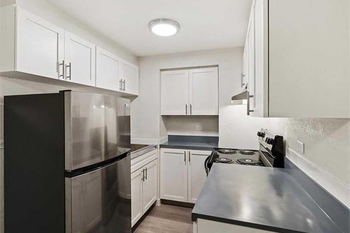 Avon South Apartments 2 of 8