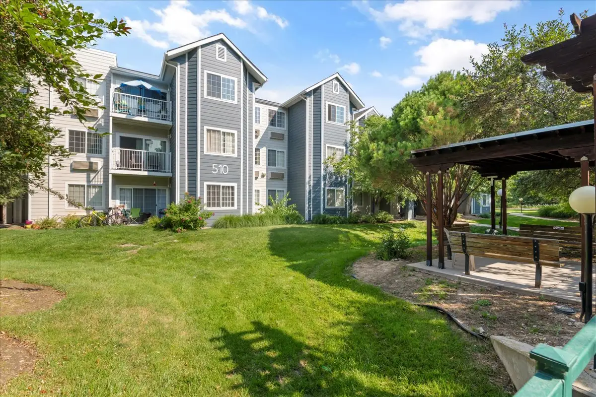 Mallard Pointe 1 of 5