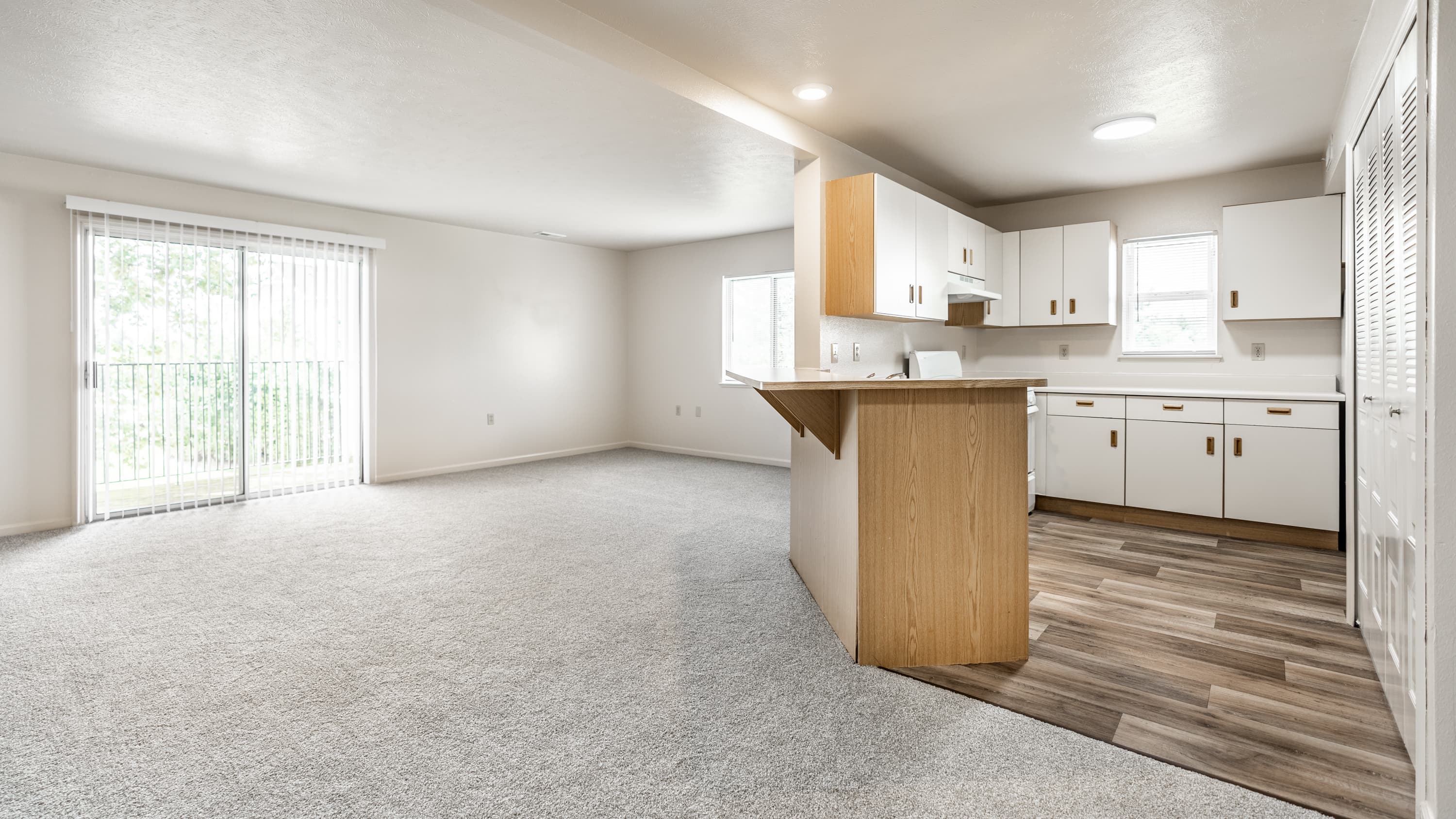 Huntington Cove Apartments 1 of 8