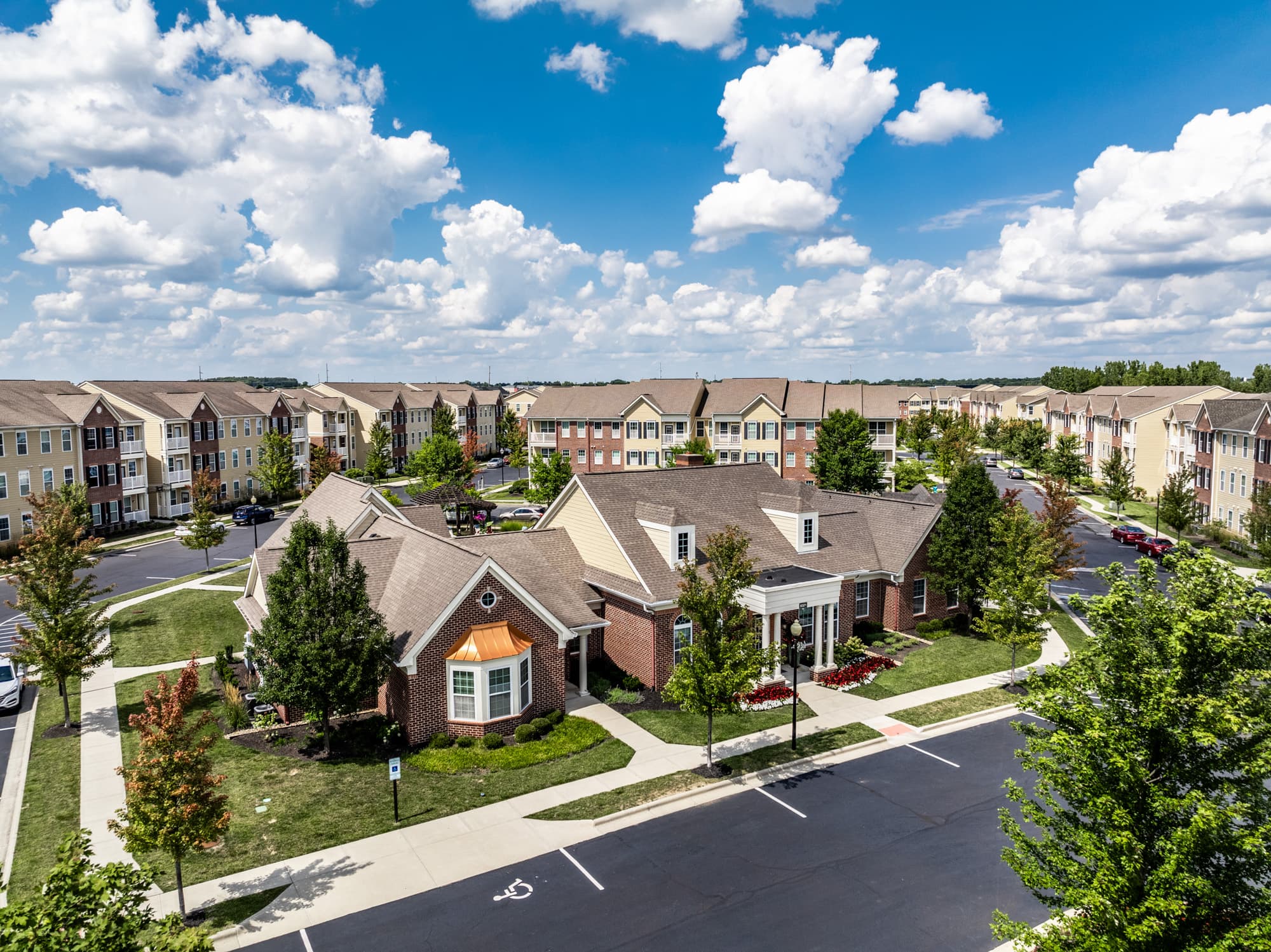 The Avenue at Polaris Apartments 1 of 8