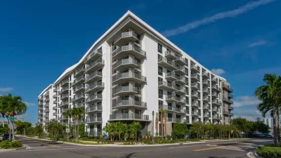 10X Miami River Apartments 1 of 7
