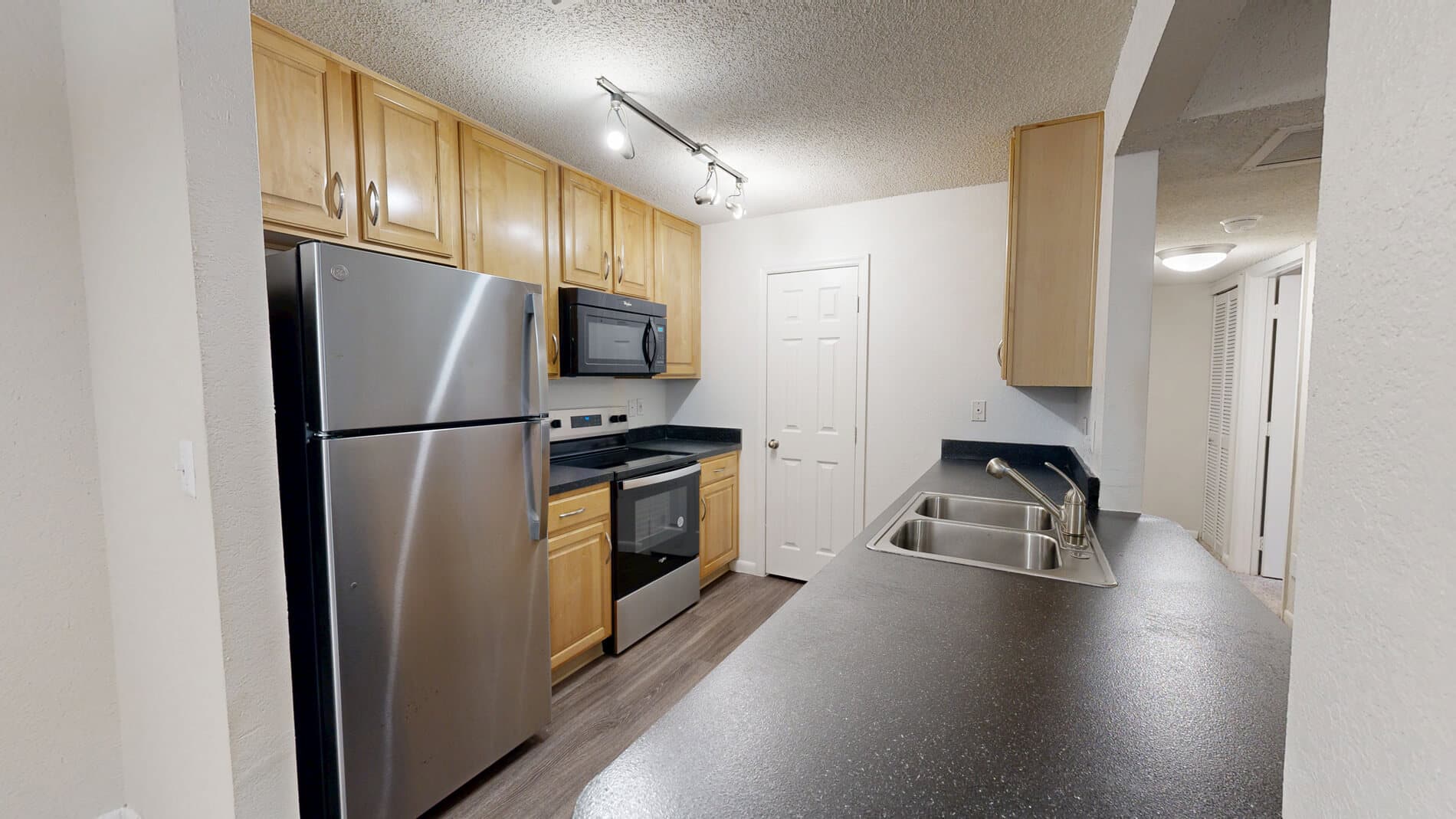 Altamira Place Apartment Homes 1 of 5