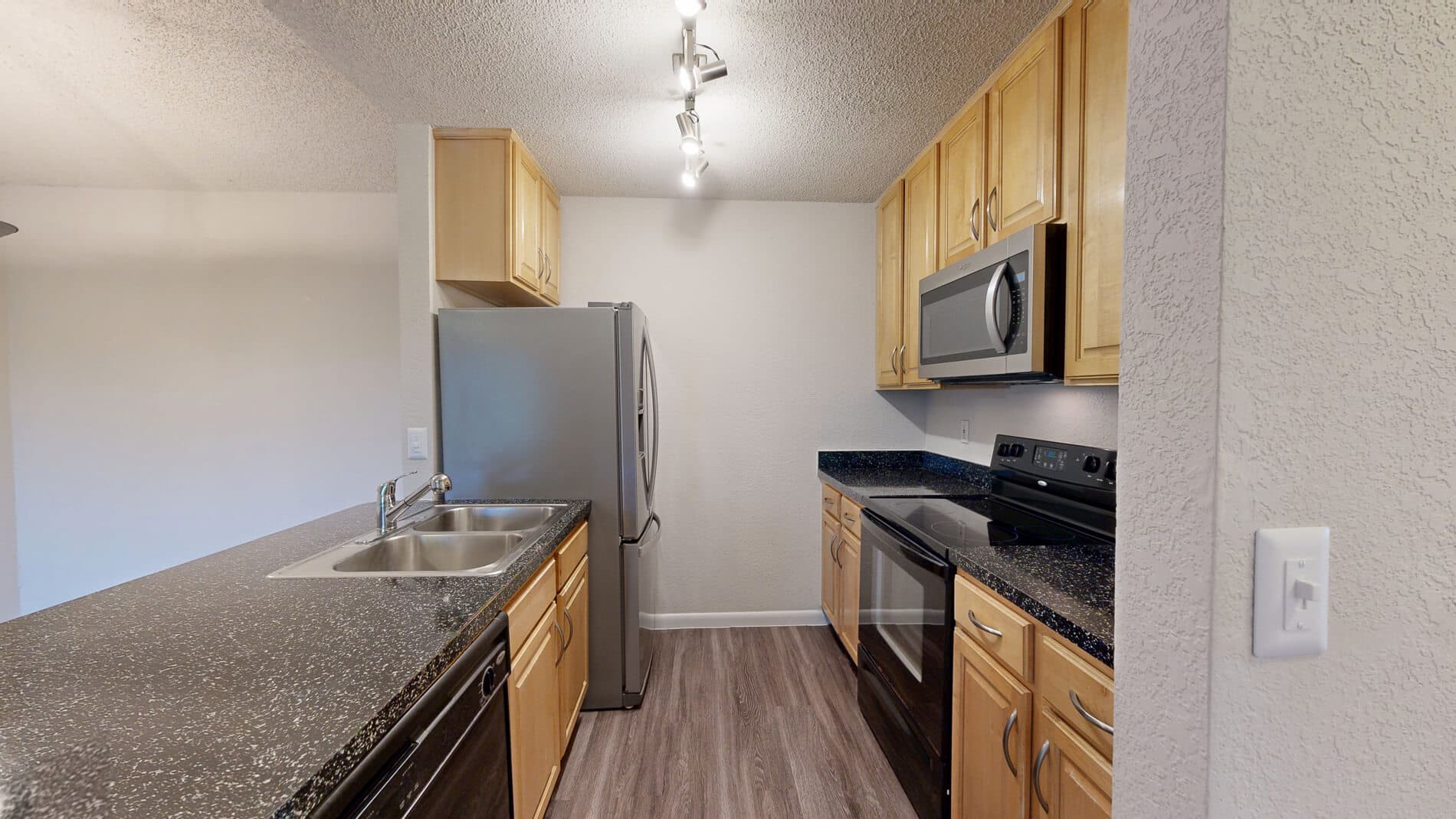 Altamira Place Apartment Homes 1 of 4