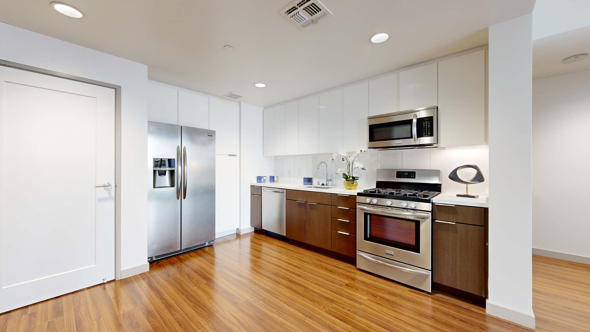 3033 Wilshire 1 of 5