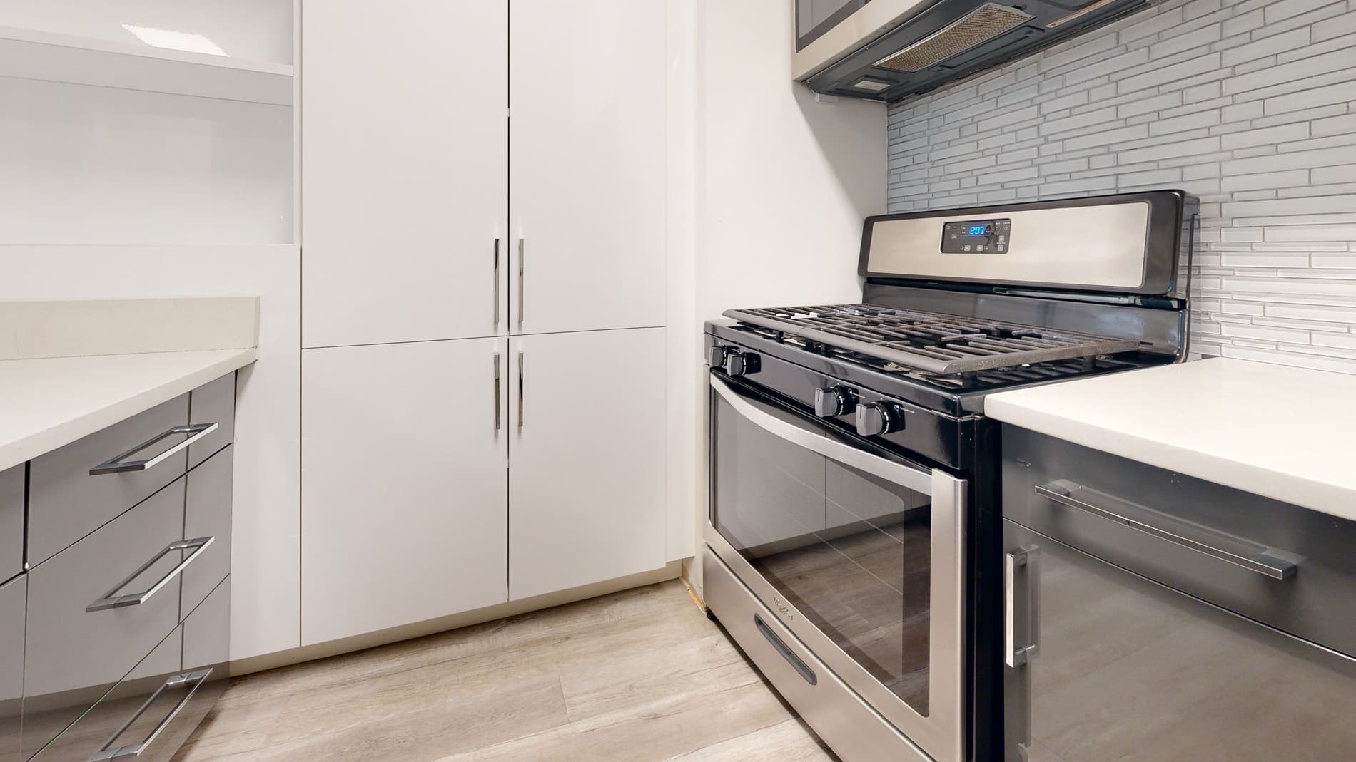 10 Hanover Square 1 of 5