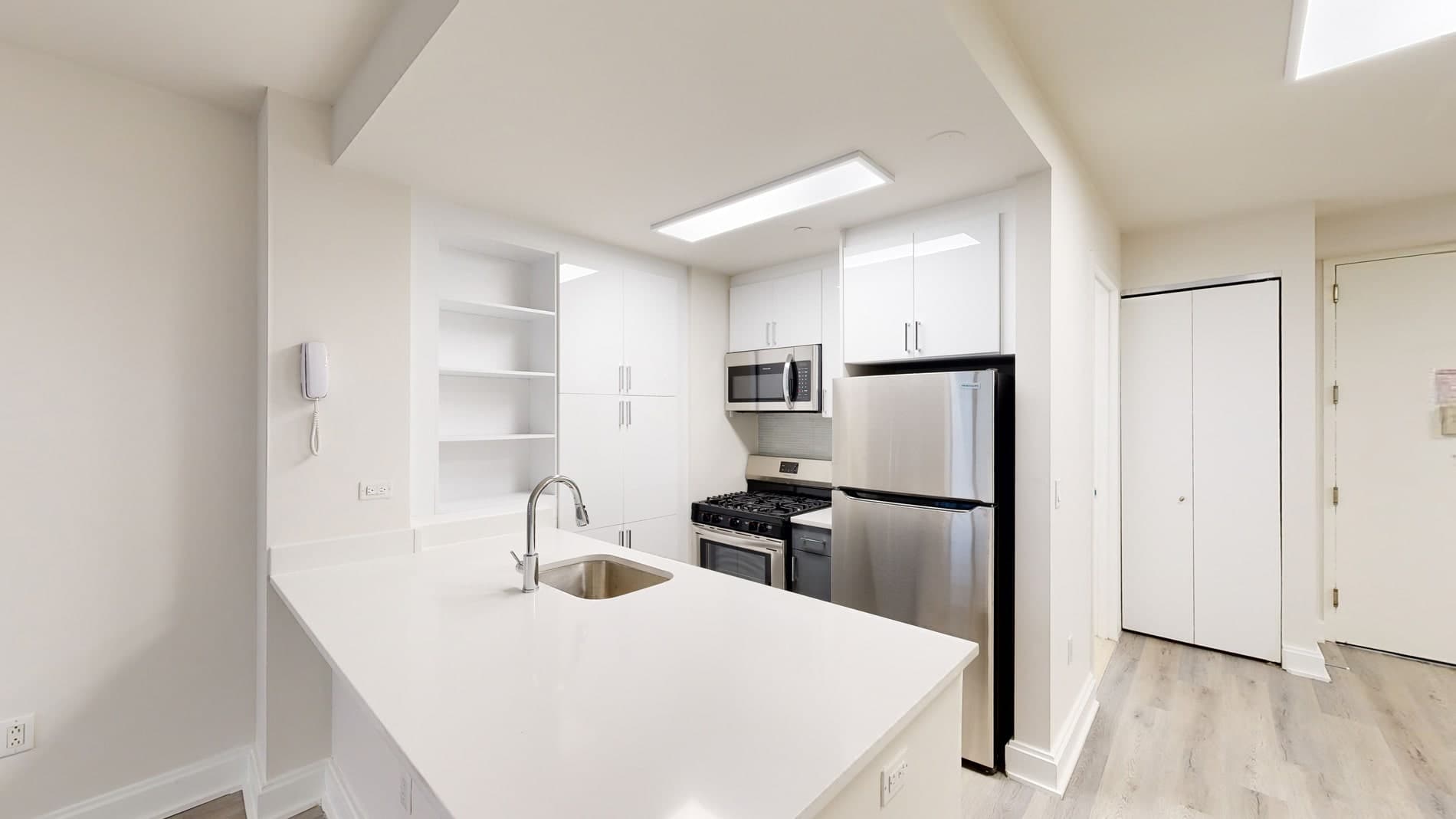 10 Hanover Square 1 of 5