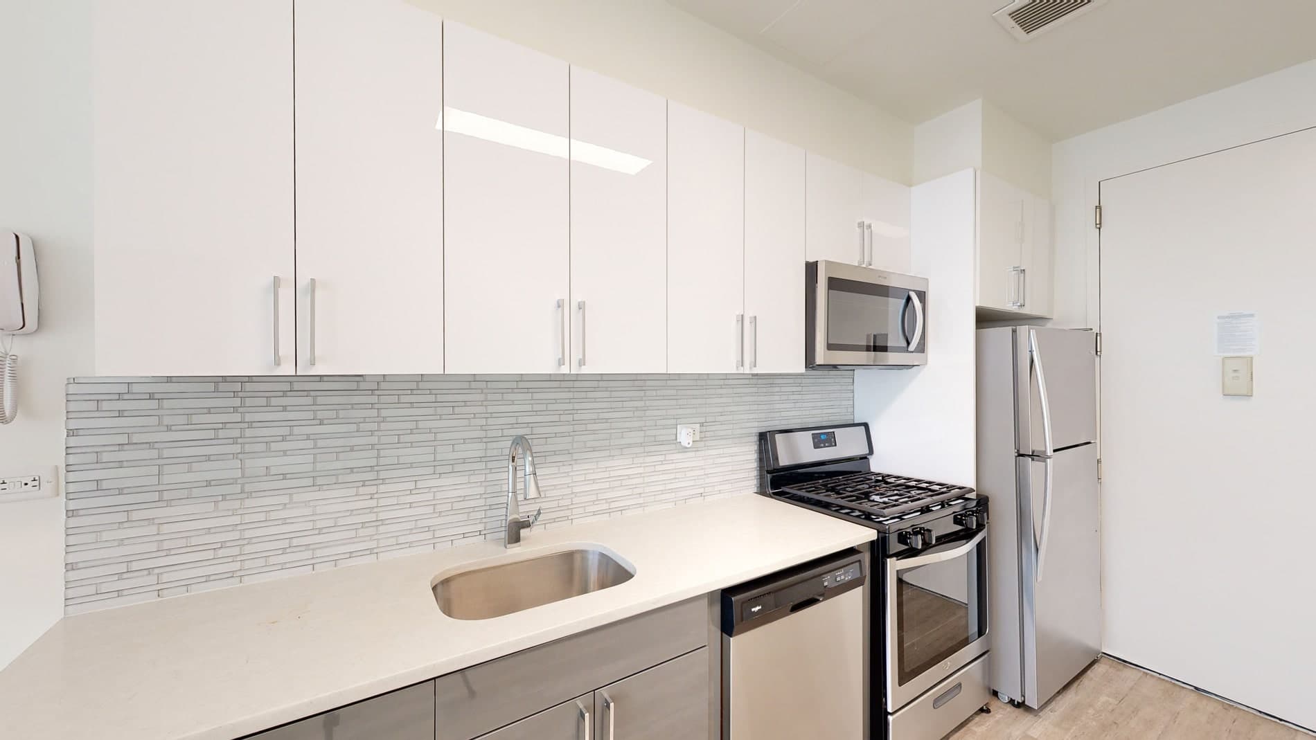 10 Hanover Square 1 of 4