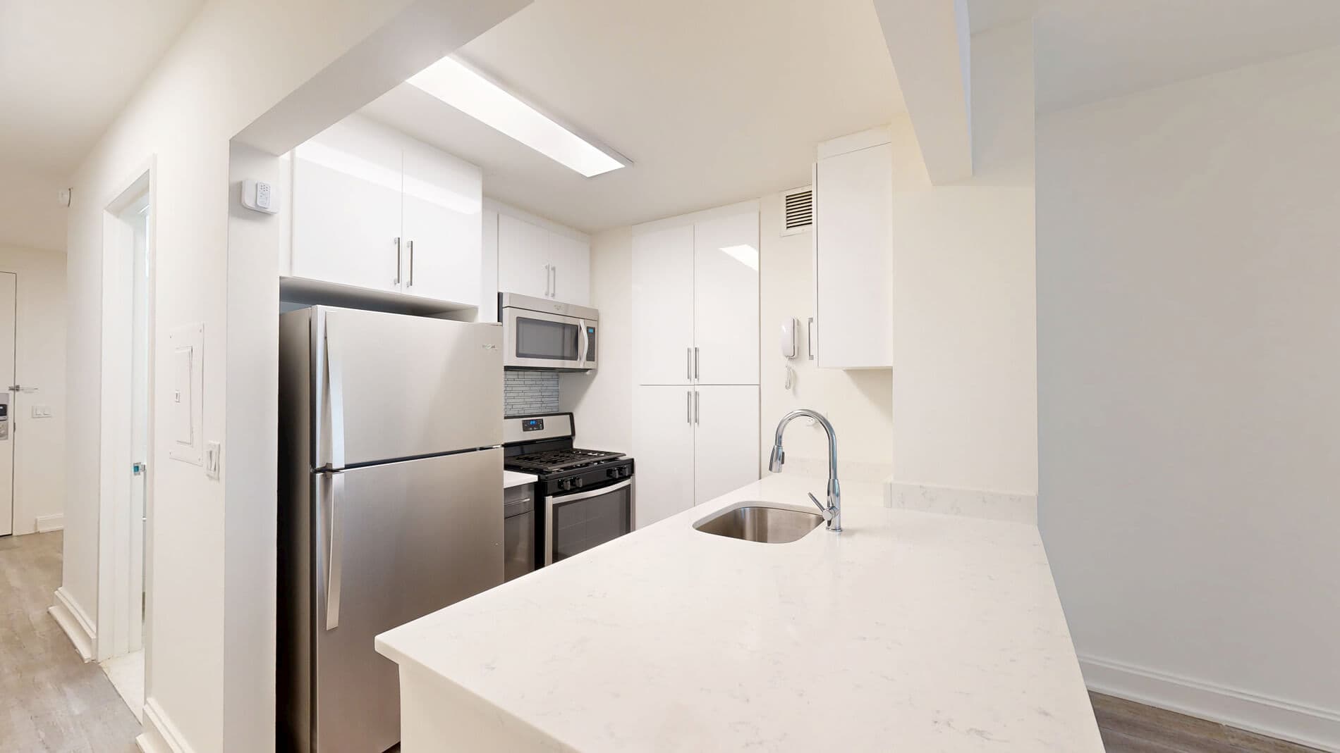 10 Hanover Square 1 of 5