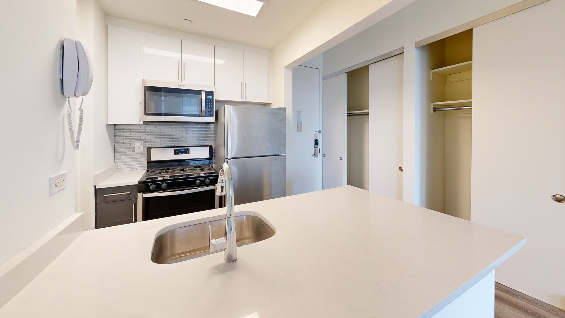 10 Hanover Square 1 of 5