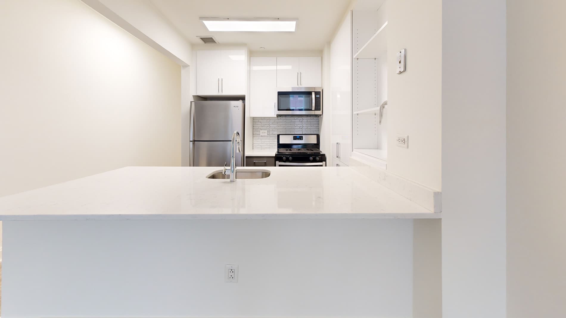 10 Hanover Square 1 of 5