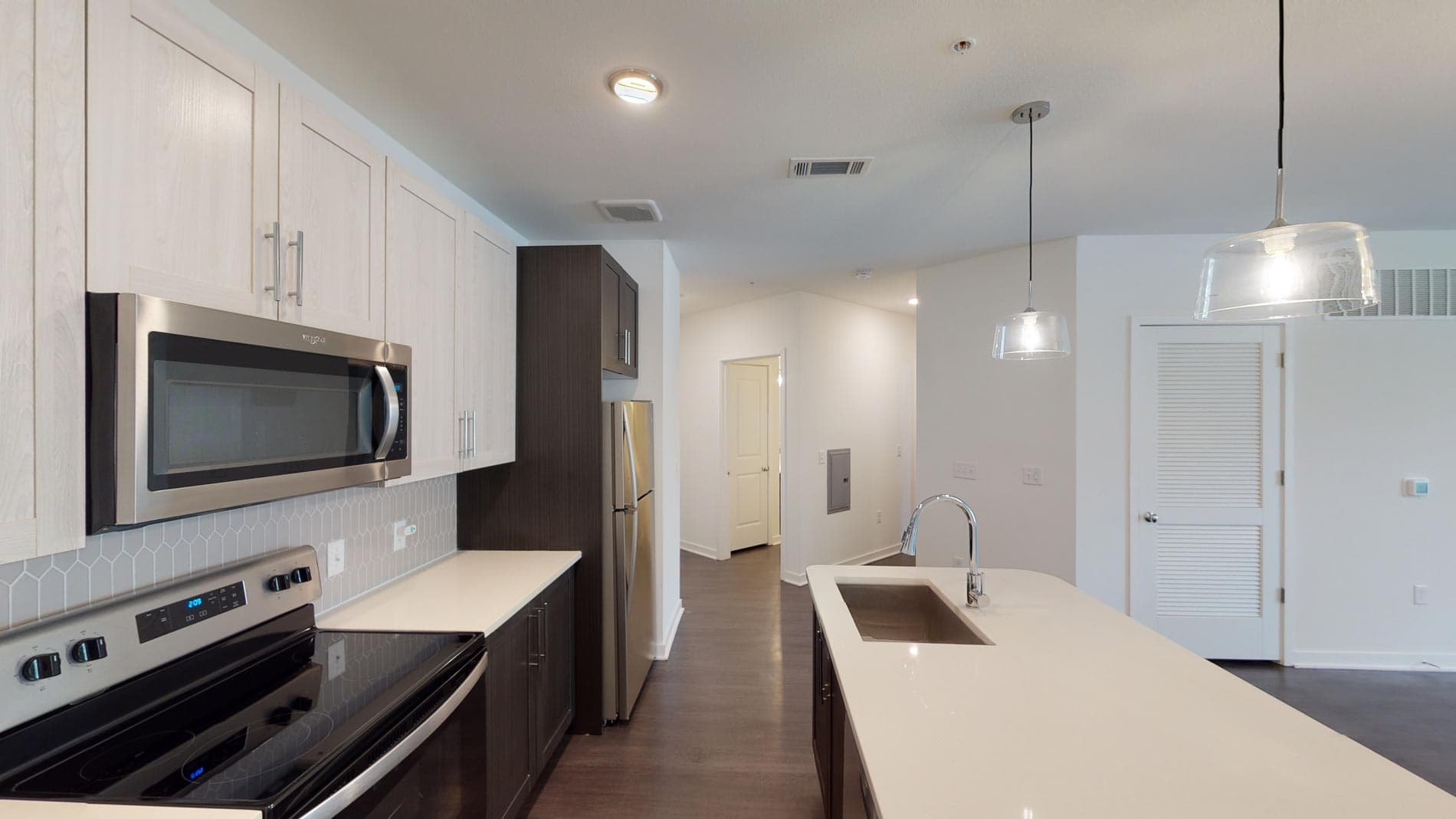 Essex Luxe Apartments 1 of 5