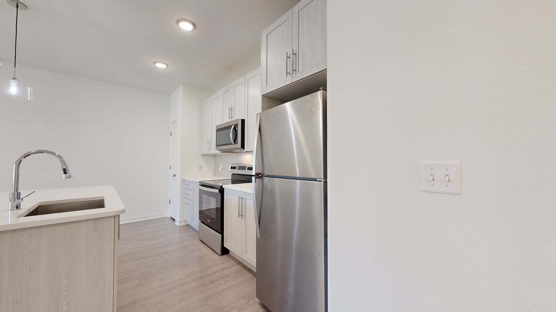 Essex Luxe Apartments 1 of 5
